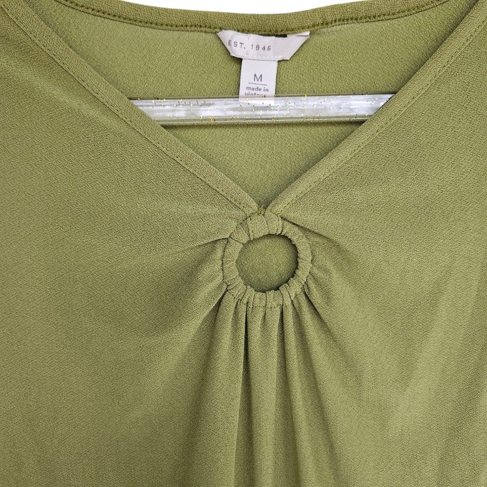 Est. 1946 Womans Classic Vibrant green Vneck Quarter Sleeve Blouse Sz M - Picture 3 of 5